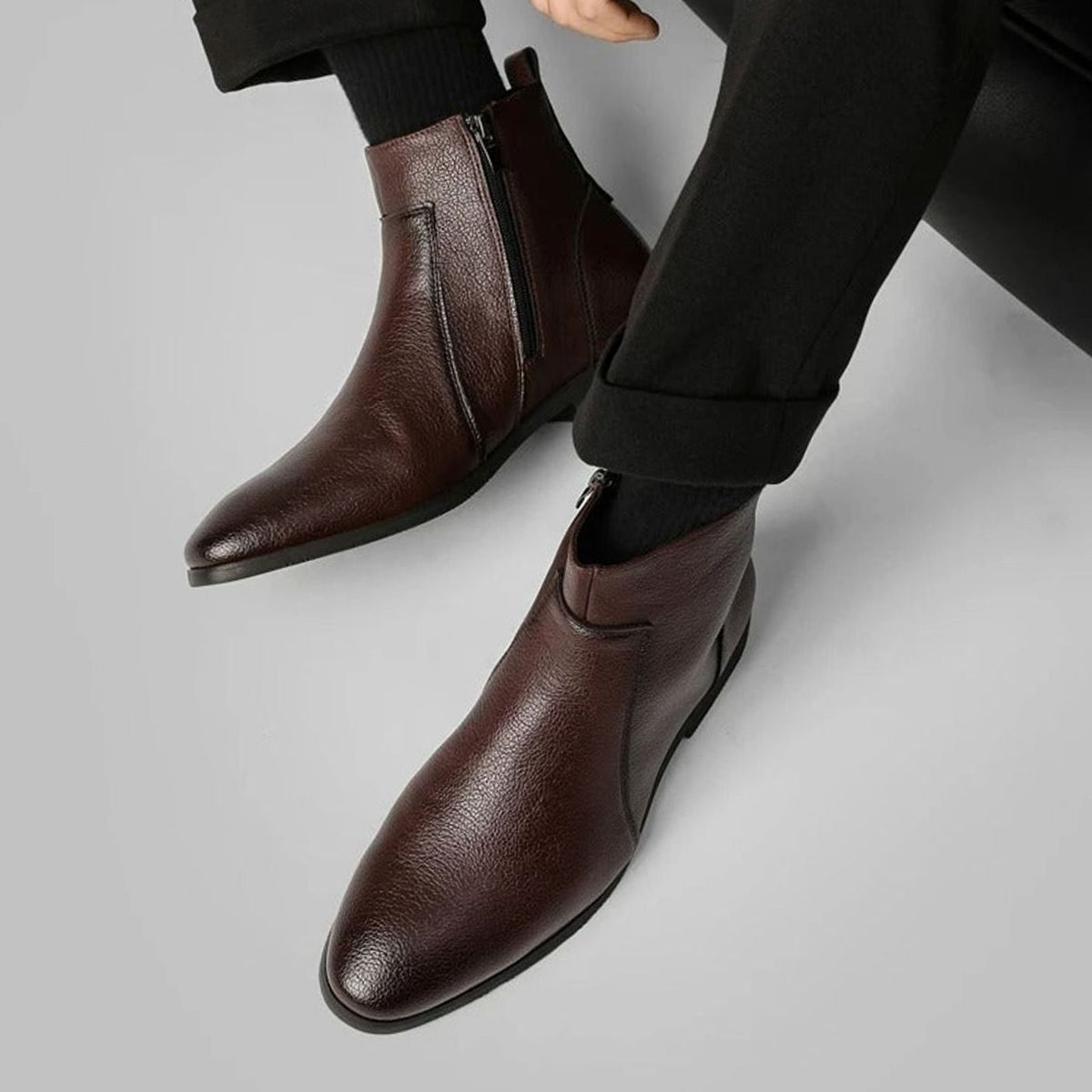 Men's pointed-toe side-zip leather boots, product view